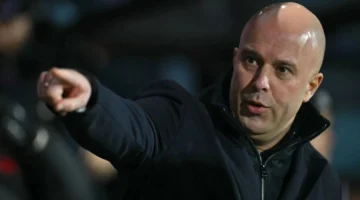 تبريرات سلوت.. الرياح تثير الجدل حول تراجع طاقة لاعبي ليفربول أمام بورنموث